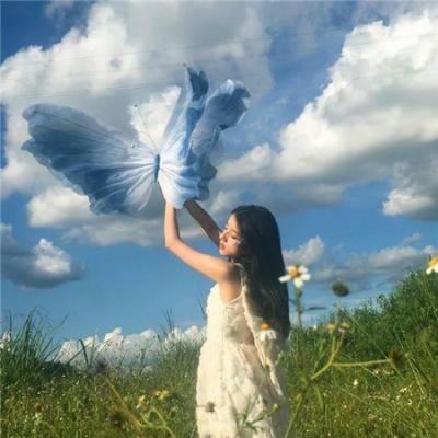 君有云