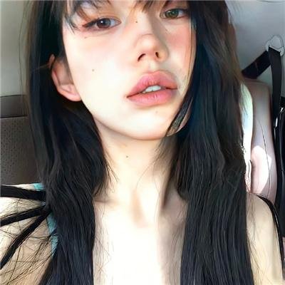 她比烟花寂寞